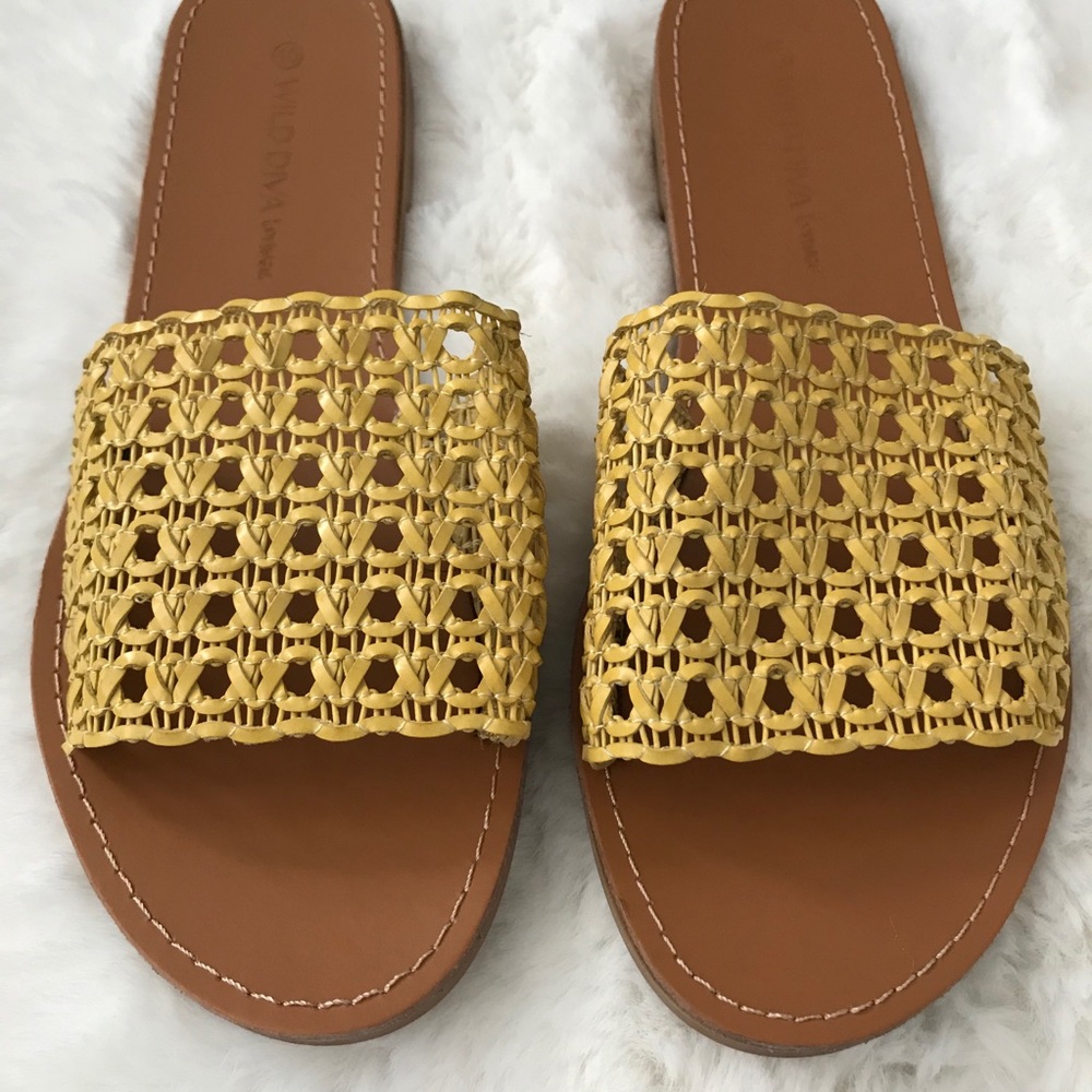Yellow sandal Wild diva 10 yellow sandal slip on lounge sandals